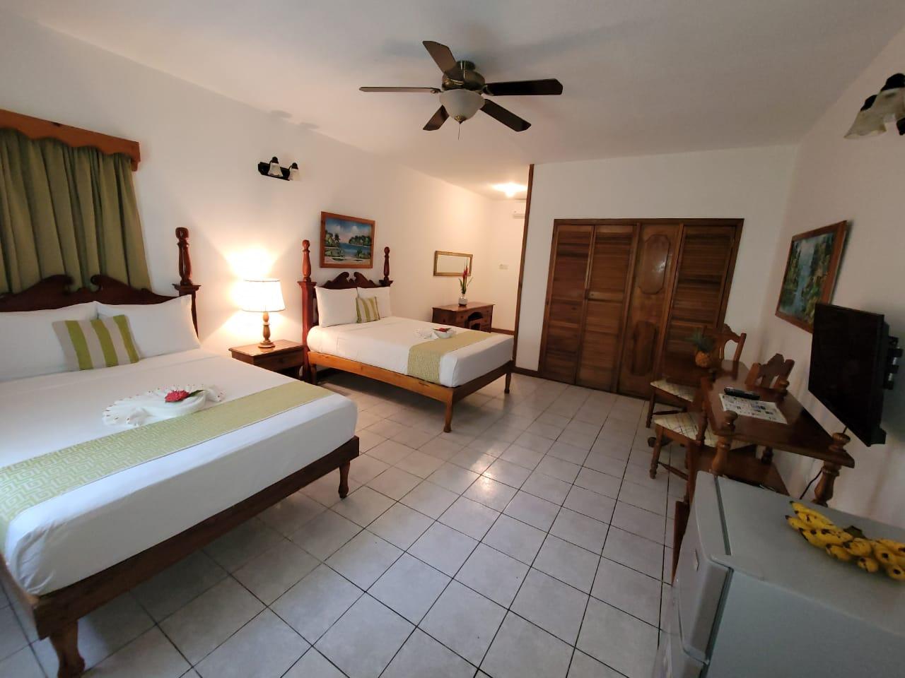Merrils Beach Resort II Негрил Екстериор снимка