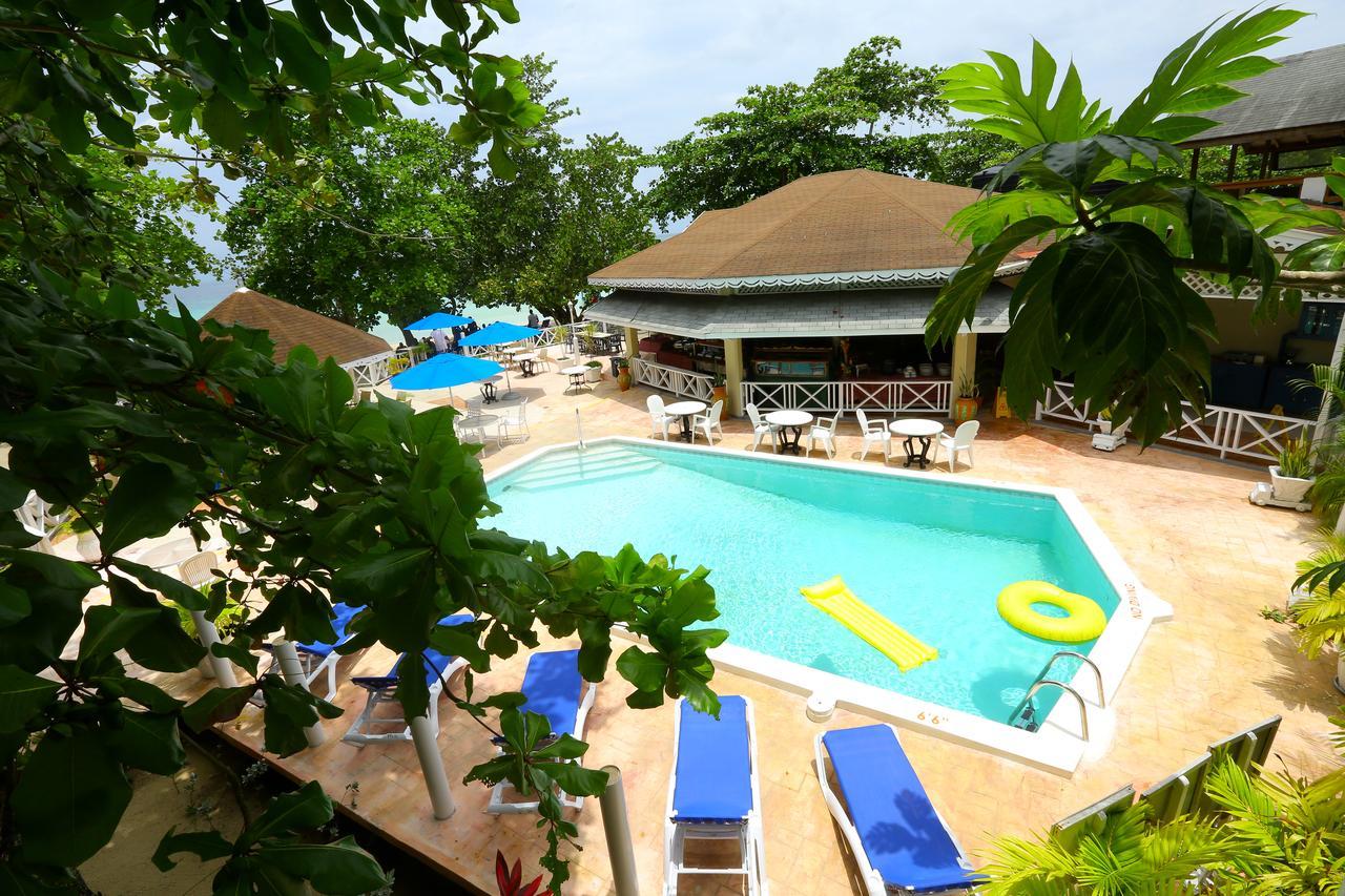 Merrils Beach Resort II Негрил Екстериор снимка